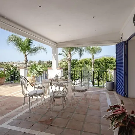 Villa Casa Del Sol By Hostlovers